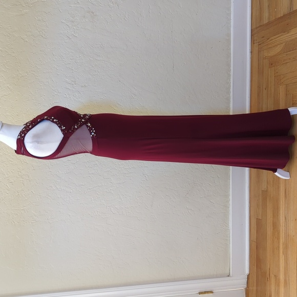 Morgan & Co. Burgundy Jersey Beaded Illusion Sheath Dress with Slit Size 2 - mordernwear.com Morgan & Co. Burgundy Jersey Beaded Illusion Sheath Dress with Slit Size 2 - mordernwear.com